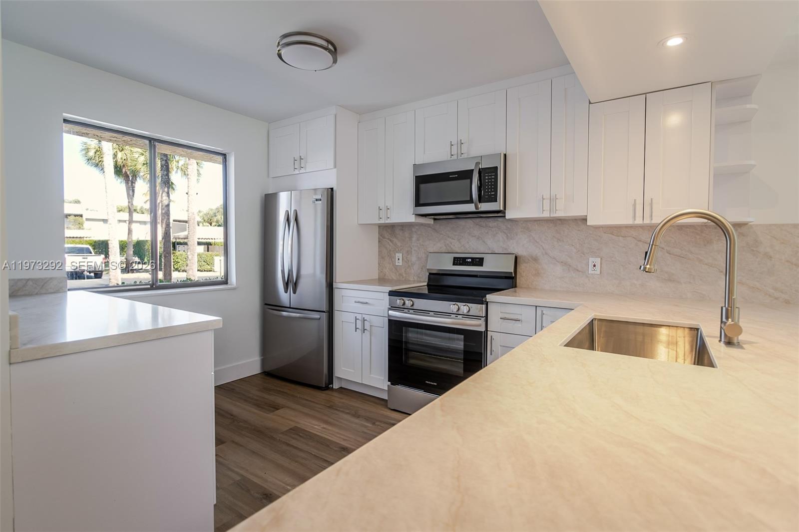 370 Racquet Club Road, Unit 101 Weston, FL 33326 - Photo 4 of 21