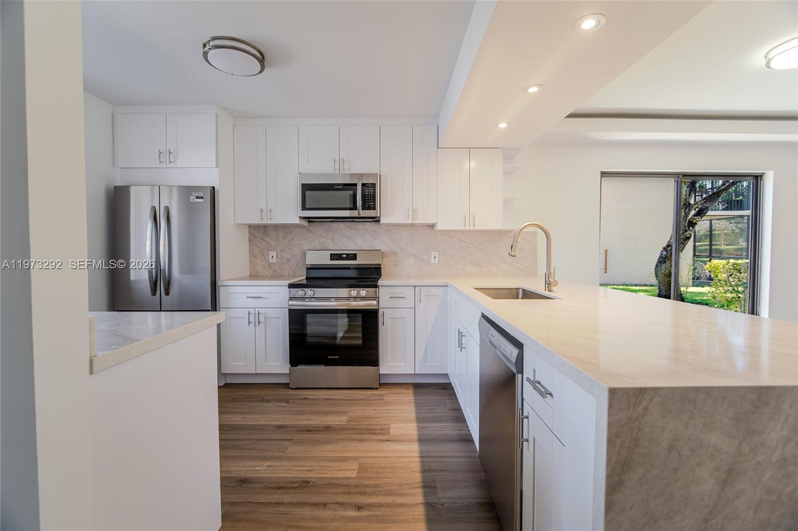 370 Racquet Club Road, Unit 101 Weston, FL 33326 - Photo 5 of 21