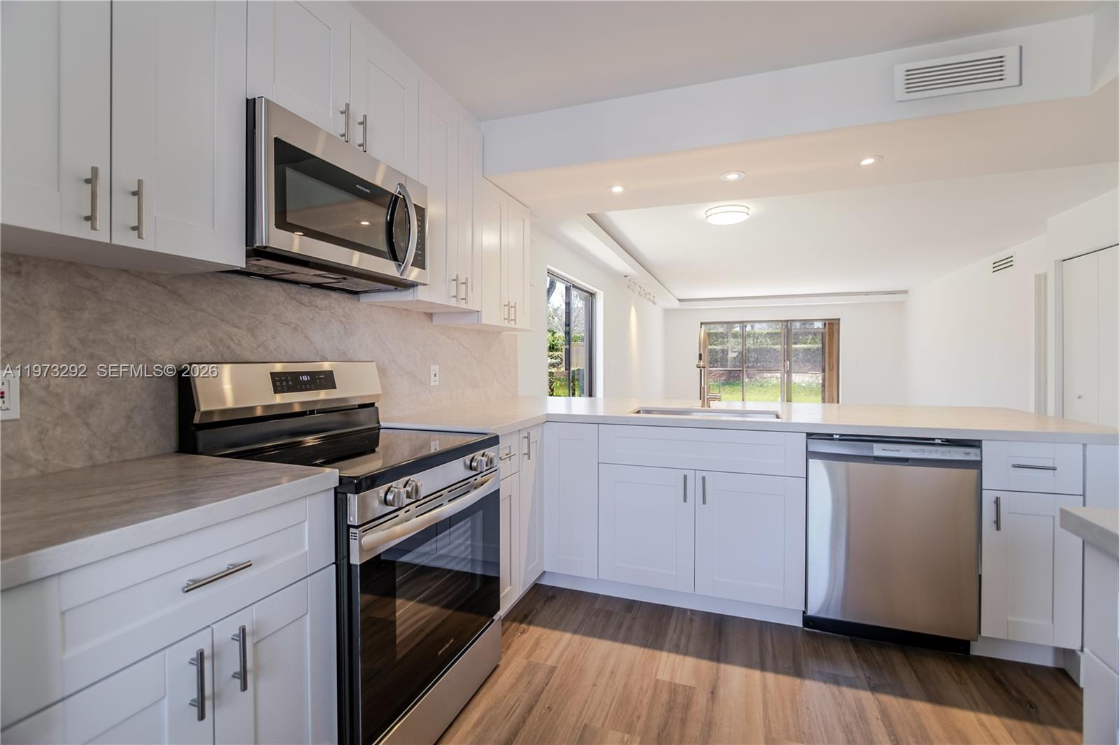 370 Racquet Club Road, Unit 101 Weston, FL 33326 - Photo 6 of 21