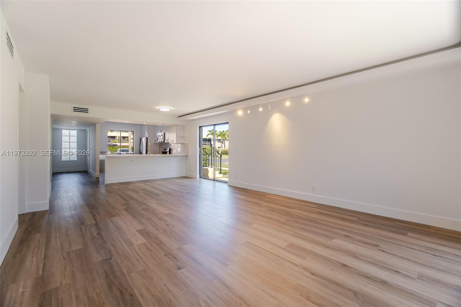 370 Racquet Club Road, Unit 101 Weston, FL 33326 - Photo 8 of 21