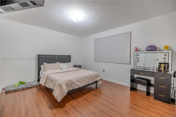 $2,200 | 8013 Lake Drive, Unit 203, Doral, FL 33166