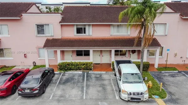 $2,200 | 8013 Lake Drive, Unit 203, Doral, FL 33166