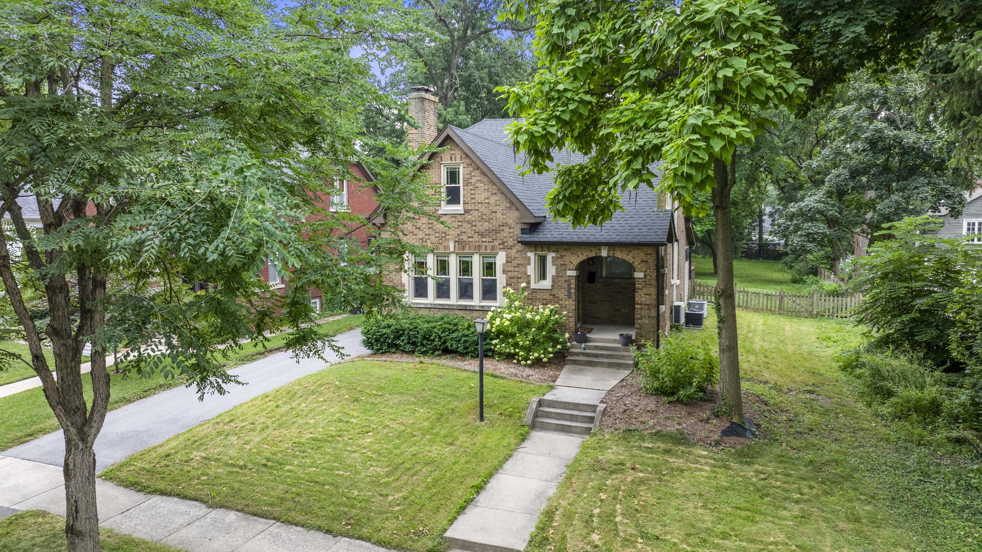 1739 Cedar Road Homewood, IL 60430 - Photo 3 of 37