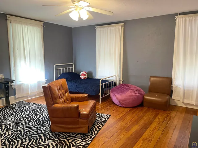 $137,500 | 724 Northeast Wabash Avenue, Topeka, KS 66616