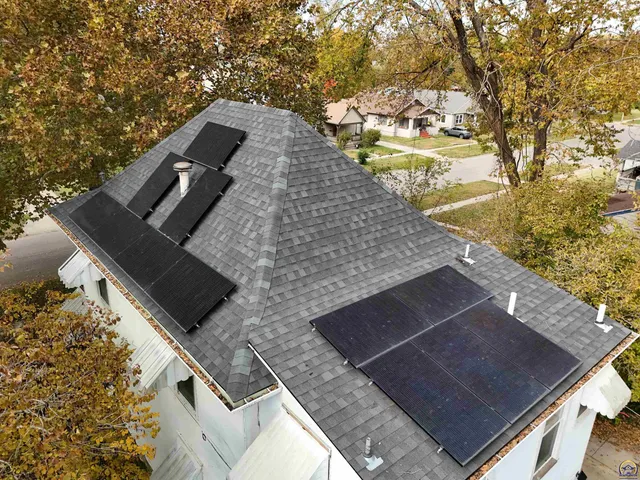 $137,500 | 724 Northeast Wabash Avenue, Topeka, KS 66616