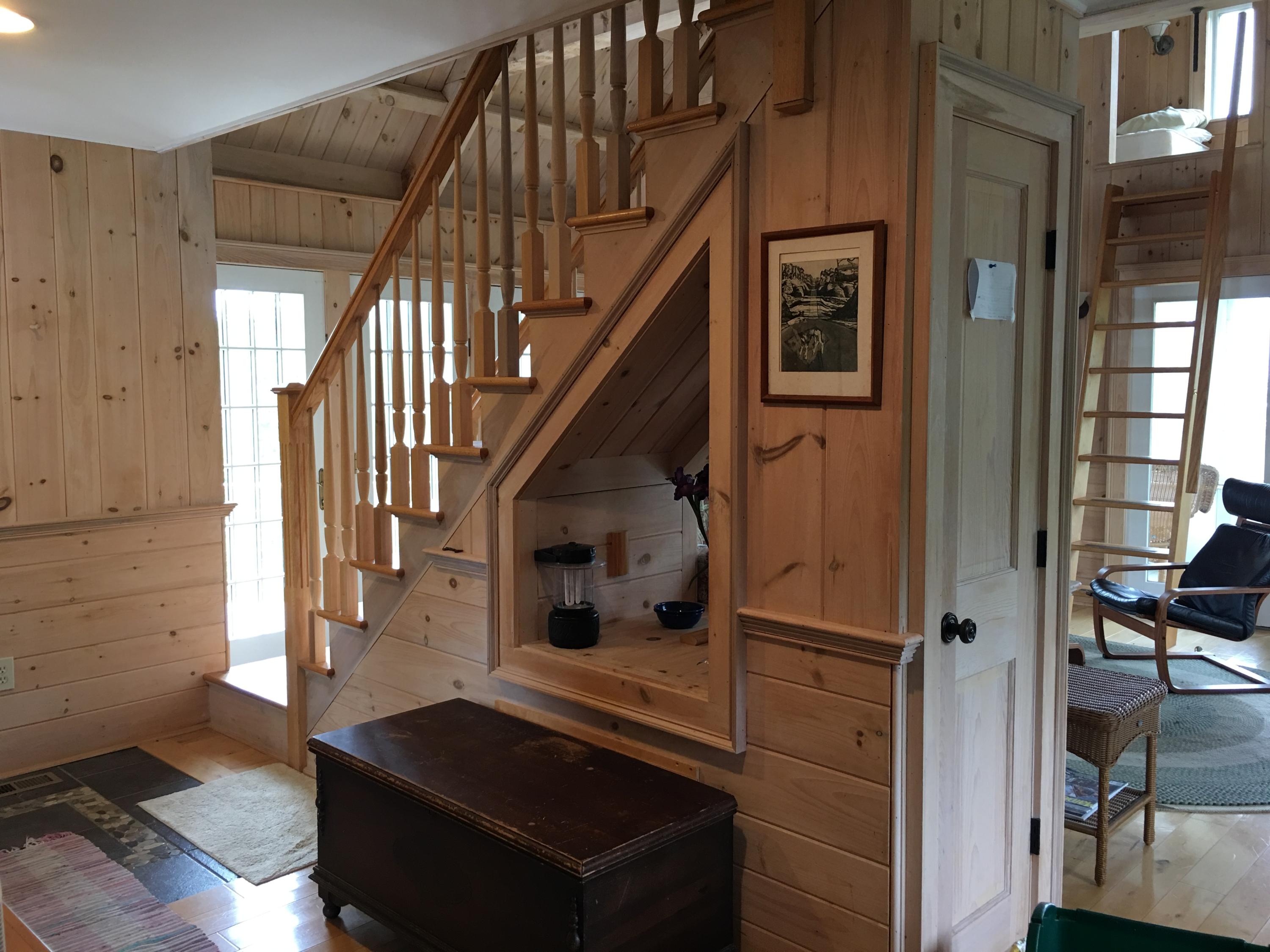 112 Dyers Island Road Vinalhaven, ME 04863 - Photo 14 of 28 Stairway