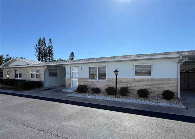 $148,000 | 12400 Park Boulevard North, Unit 524, Seminole, FL 33772