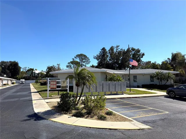 $148,000 | 12400 Park Boulevard North, Unit 524, Seminole, FL 33772