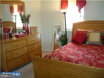 3947 Stratford Road Drexel Hill, PA 19026 - Photo 11 of 12 Bedroom - Main