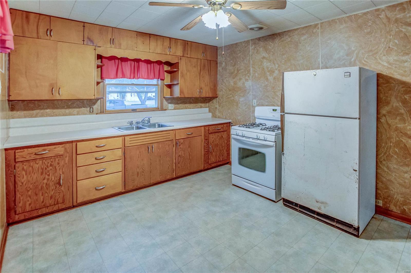 504 West Spring Street Staunton, IL 62088 - Photo 9 of 23