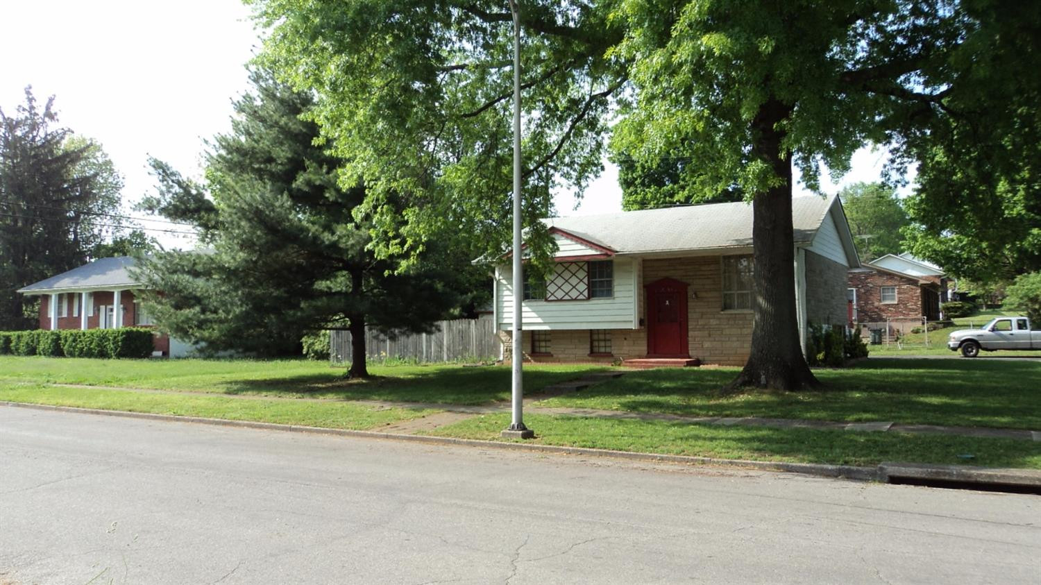 2403 La Rochelle Road Lexington, KY 40504 - Photo 2 of 8 Photo 2