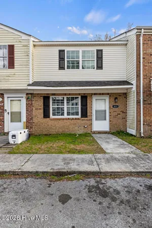 $1,300 | 411 Myrtlewood Circle, Jacksonville, NC 28546