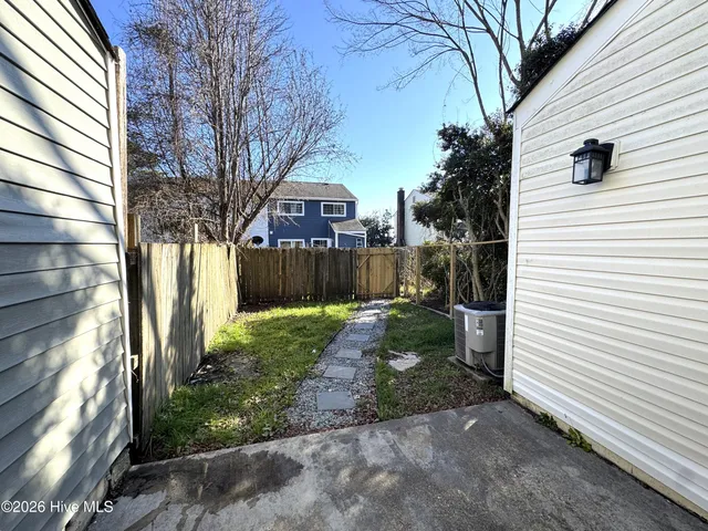 $1,300 | 411 Myrtlewood Circle, Jacksonville, NC 28546