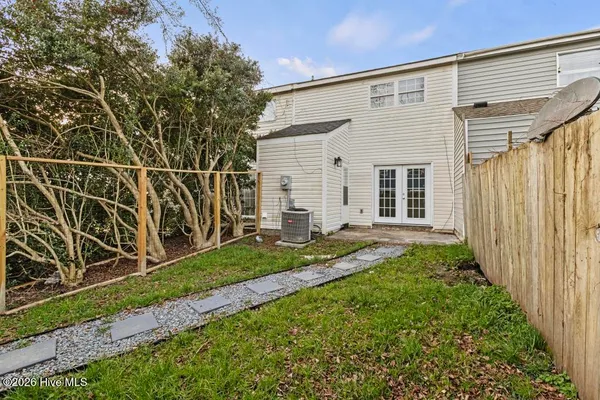 $1,300 | 411 Myrtlewood Circle, Jacksonville, NC 28546