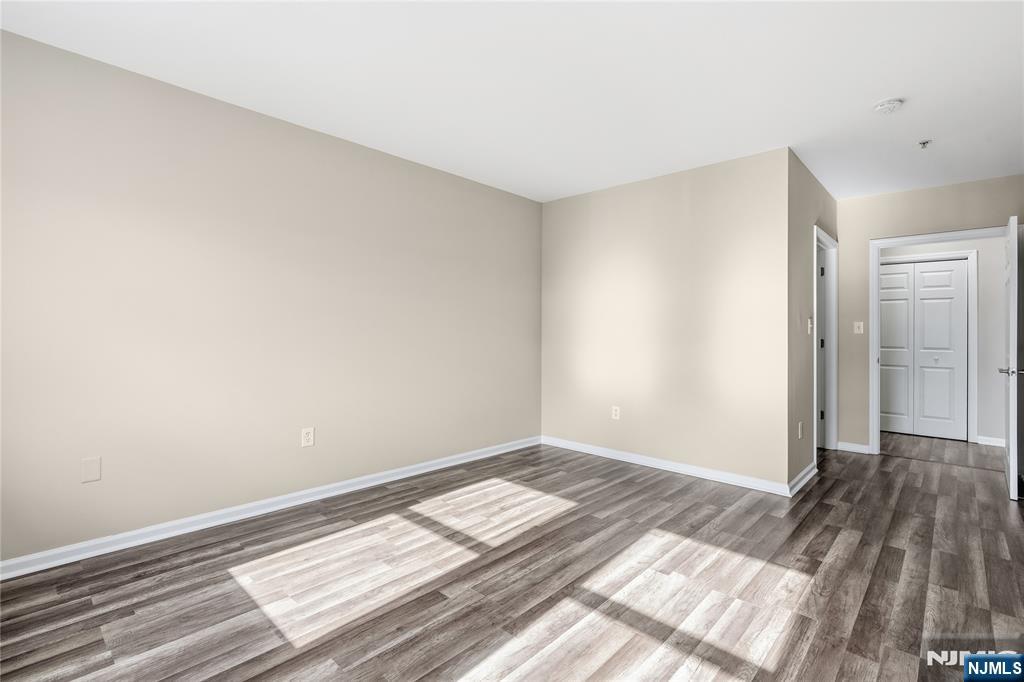 905 River Road, Unit 224 Edgewater, NJ 07020 - Photo 4 of 23