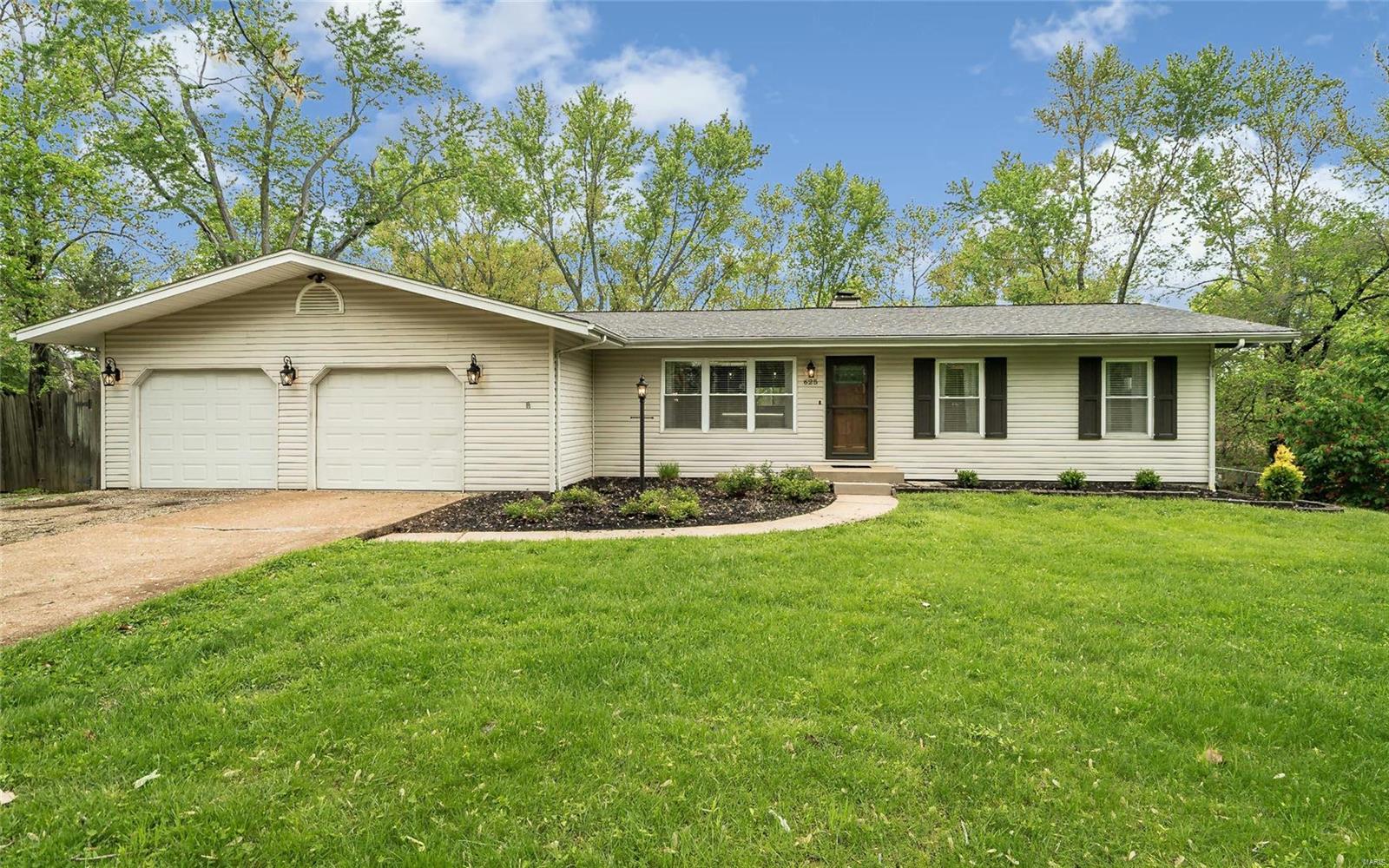 625 Old Ballwin Road Ballwin, MO 63021 - Photo 1 of 28