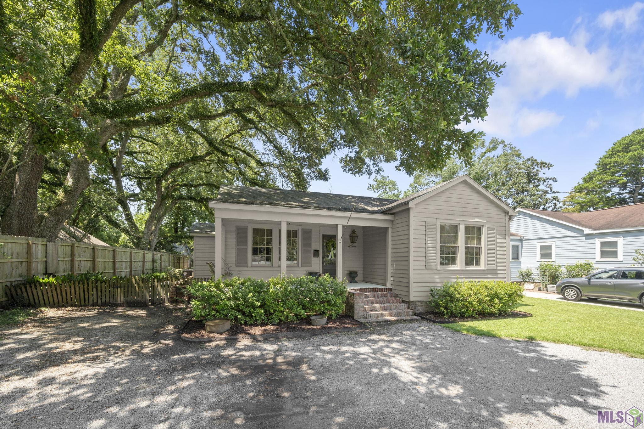 4266 Hyacinth Avenue Baton Rouge, LA 70808 - Photo 2 of 27