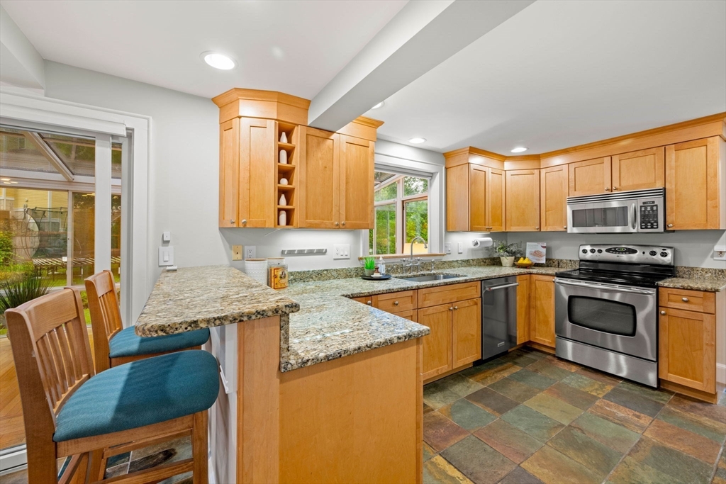 11 Arlington Road Melrose, MA 02176 - Photo 9 of 37 Gallery Image 9