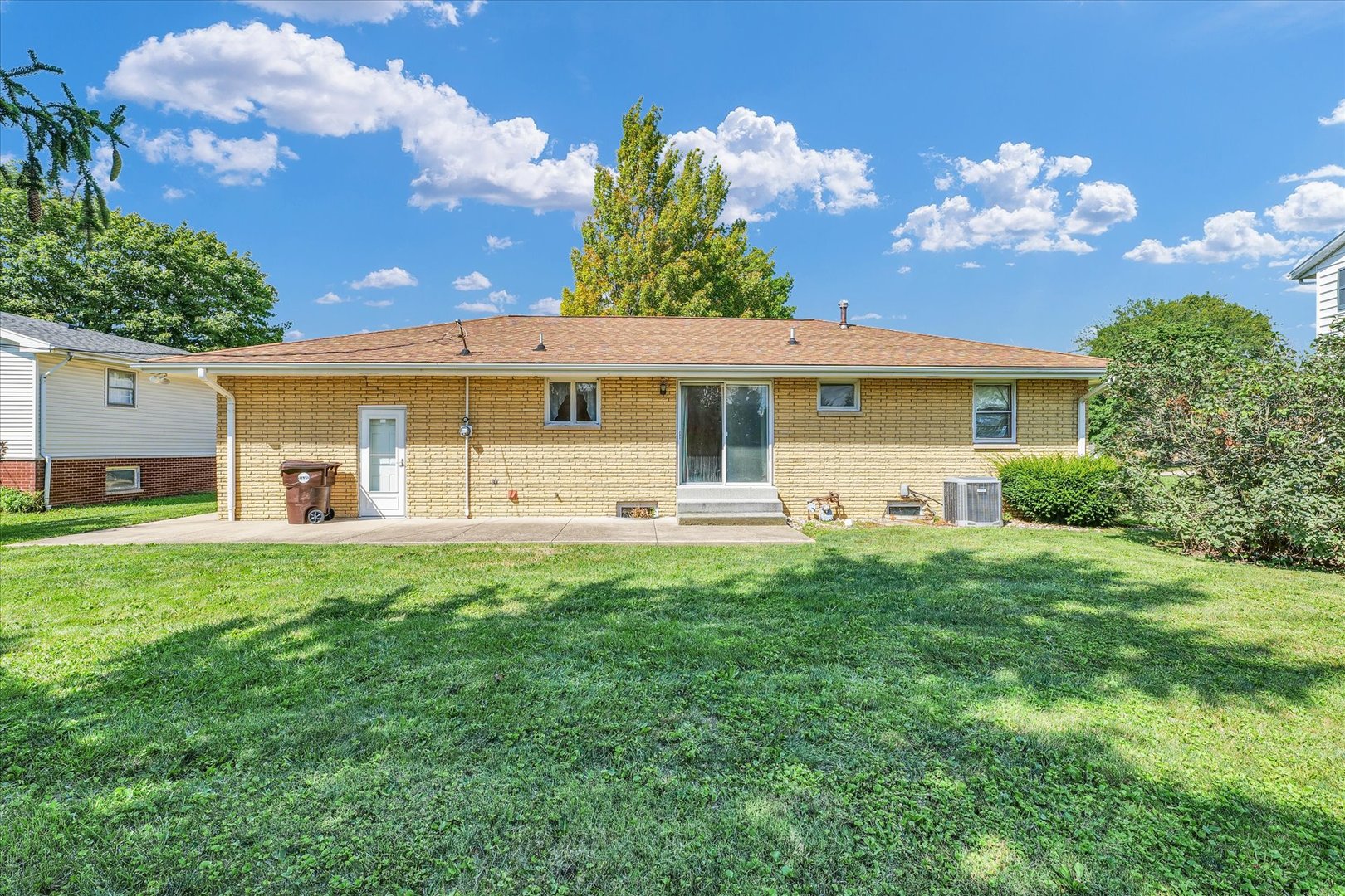 1512 Locust Avenue Rantoul, IL 61866 - Photo 36 of 39 a front view of house with yard