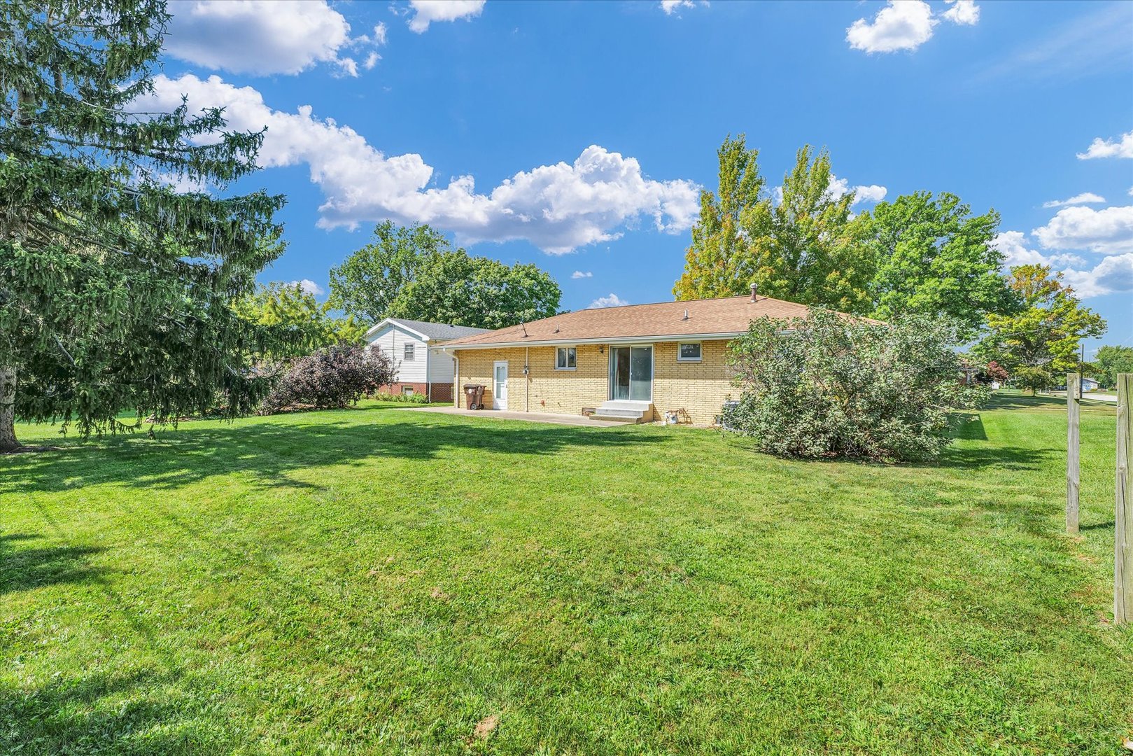 1512 Locust Avenue Rantoul, IL 61866 - Photo 37 of 39 a view of a house with backyard and garden
