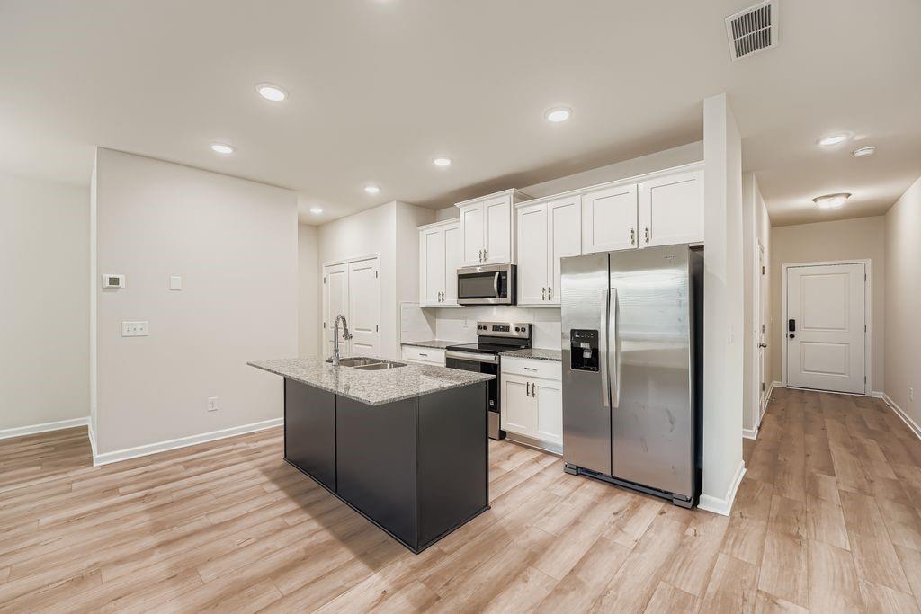 6376 Sundowner Place Atlanta, GA 30331 - Photo 12 of 36