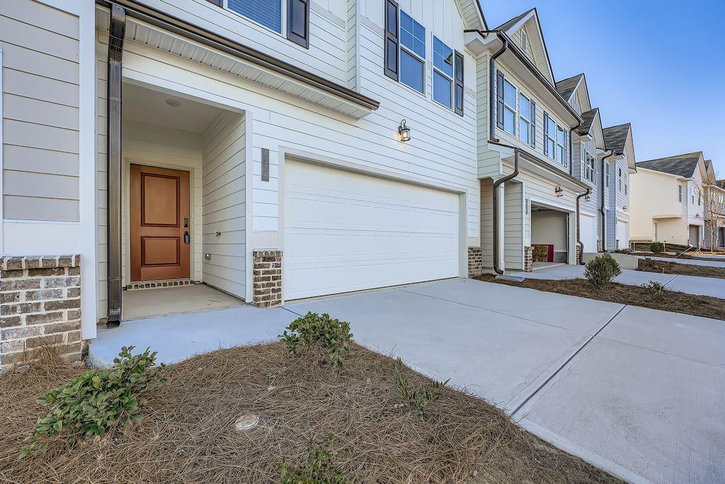 6376 Sundowner Place Atlanta, GA 30331 - Photo 3 of 36