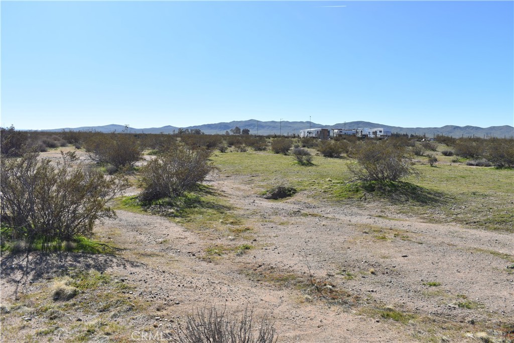25 Frontier Road Helendale, CA 92342 - Photo 14 of 31 Gallery Image 14