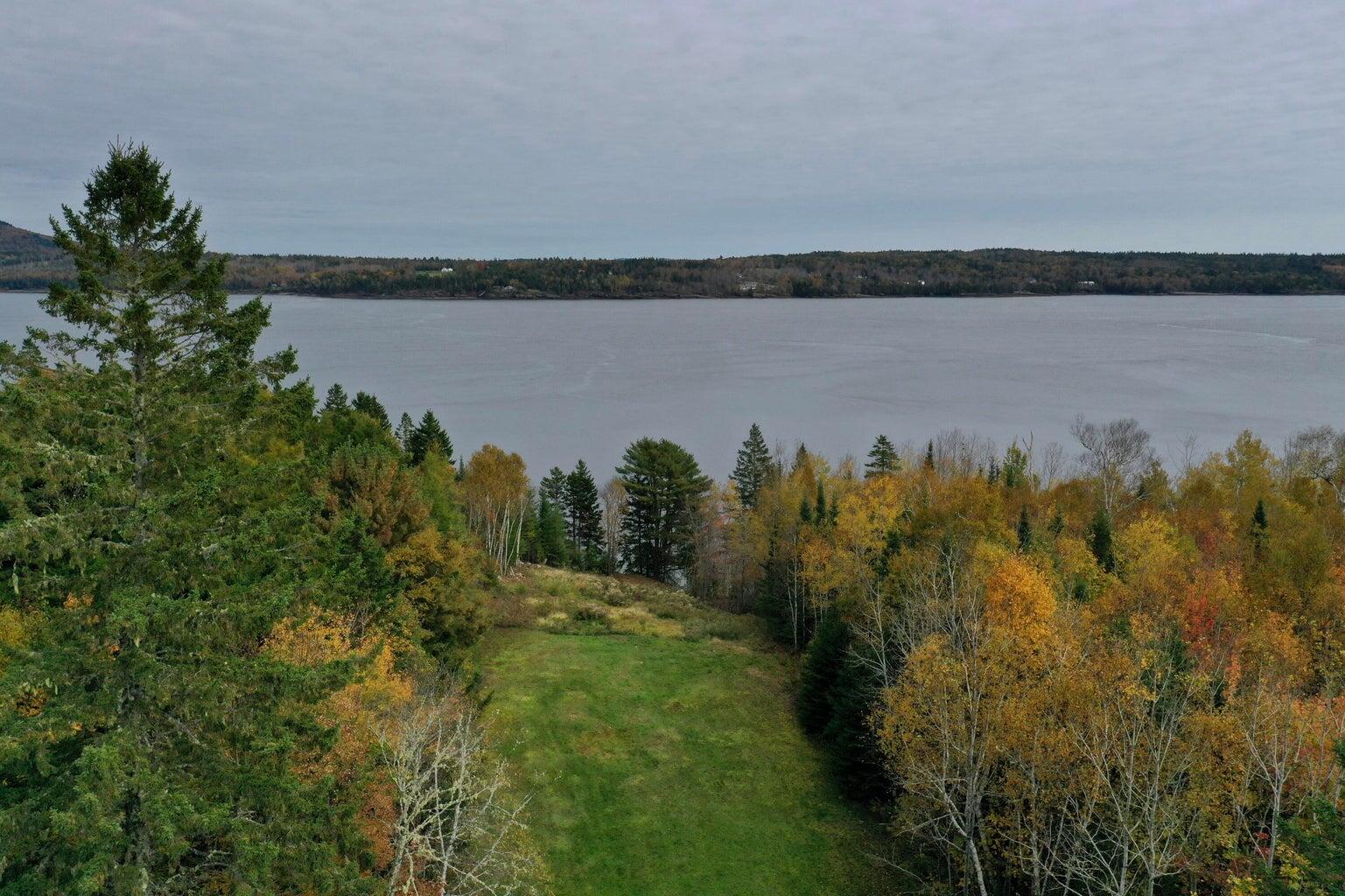 479 Highway 1 Robbinston, ME 04671 - Photo 5 of 54 20231029151407253984000000-o