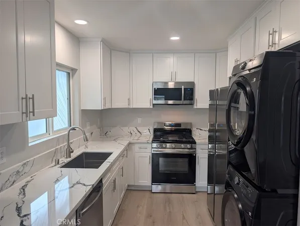 $3,100 | 1903 Cabrillo Avenue, Unit C, Torrance, CA 90501