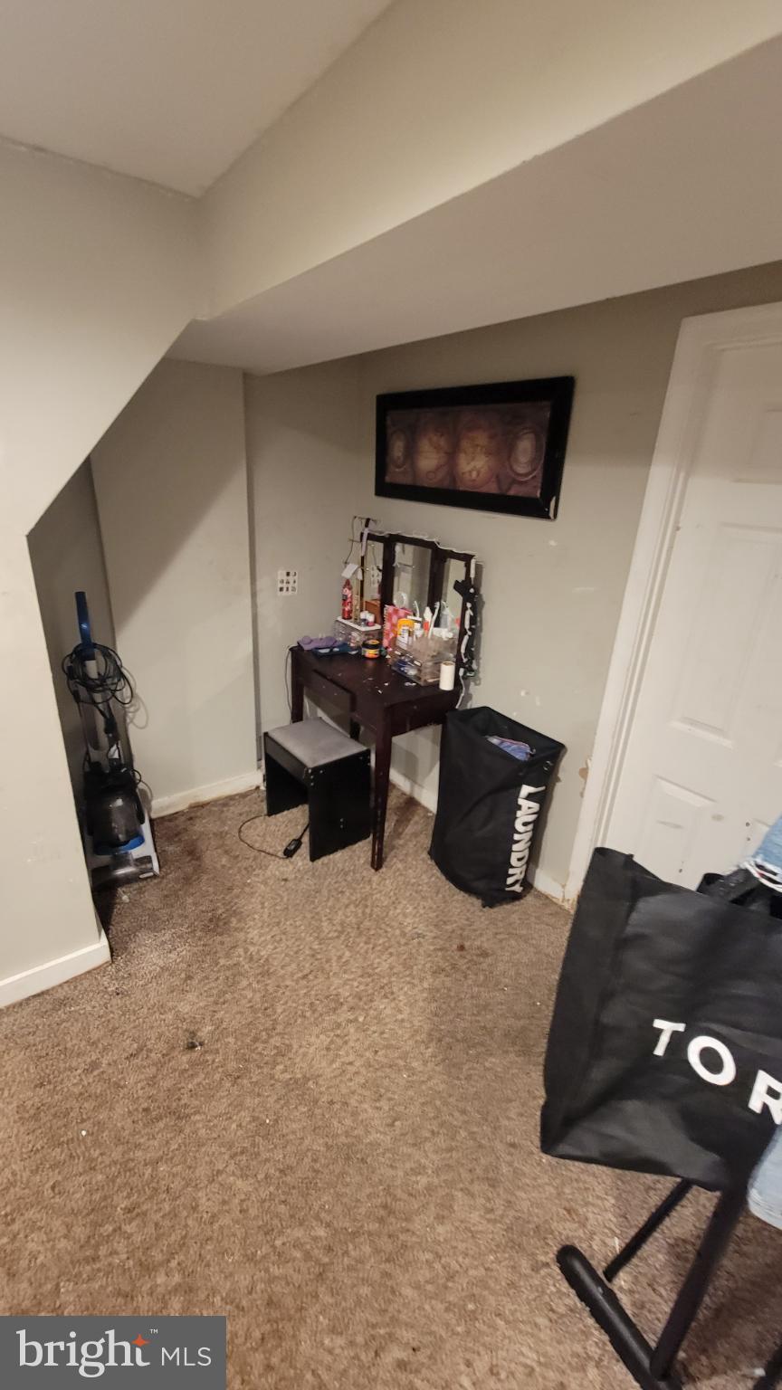 5105 Plymouth Road Baltimore, MD 21214 - Photo 19 of 29 Cozy corner with potential for creativity.