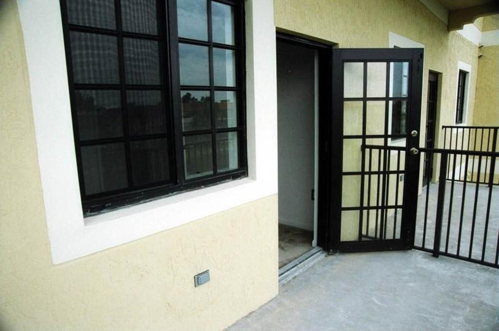 2801 Riverside Drive, Unit 307S Coral Springs, FL 33065 - Photo 4 of 12 Photo 4