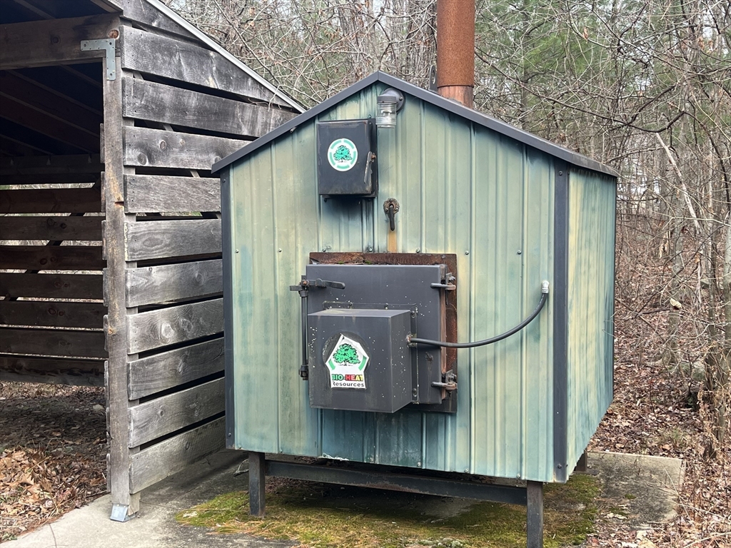 985 Glebe Street Taunton, MA 02780 - Photo 21 of 23 a view of a small house
