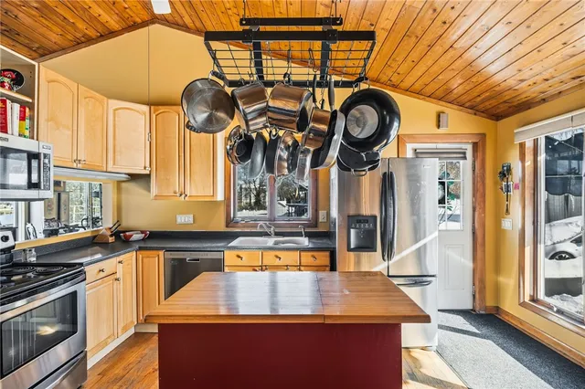 $1,199,900 | 585 Meadow View Avenue, Warwick, RI 02889