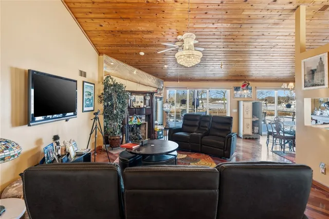 $1,199,900 | 585 Meadow View Avenue, Warwick, RI 02889