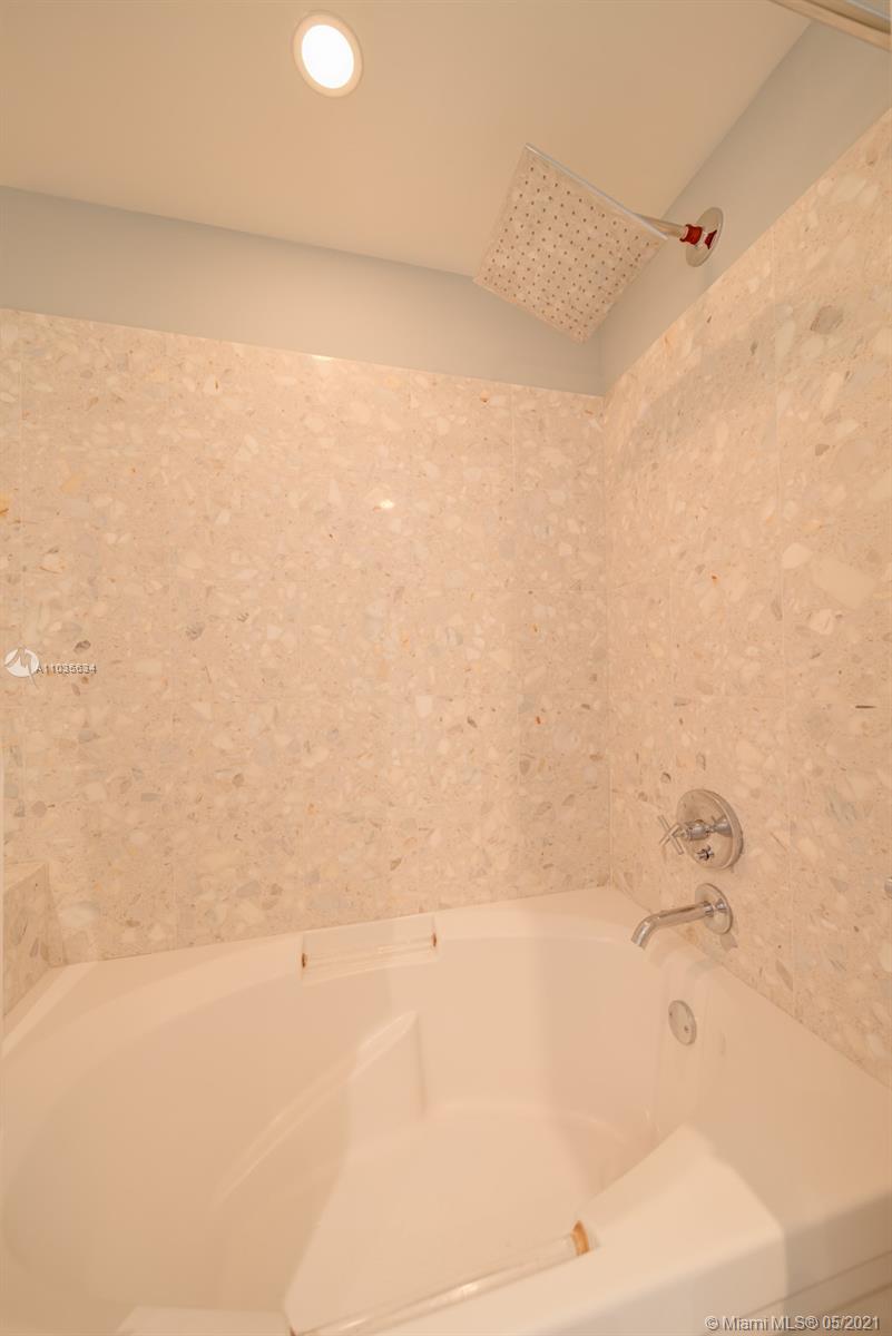 185 Southwest 7th Street, Unit 2003 Miami, FL 33130 - Photo 18 of 22
