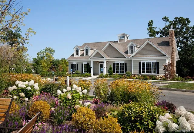 $675,000 | 40 Evan Court, Fishkill, NY 12508