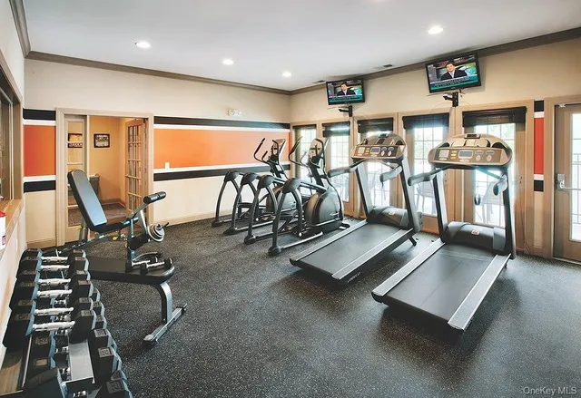 $675,000 | 40 Evan Court, Fishkill, NY 12508