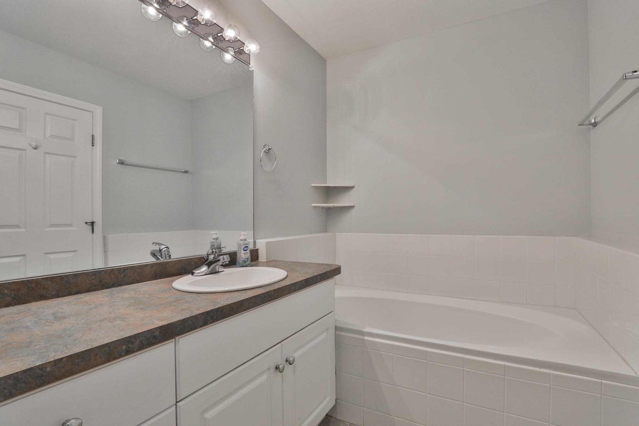 1465 Hooksett Road, Unit 403 Hooksett, NH 03106 - Photo 25 of 34 Gallery Image 25