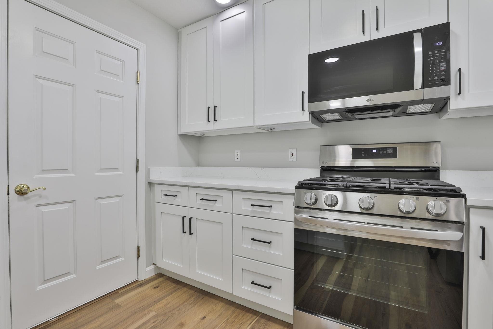 1465 Hooksett Road, Unit 403 Hooksett, NH 03106 - Photo 8 of 34 Gallery Image 8
