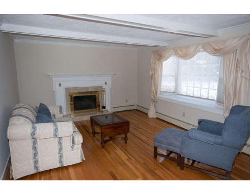 36 Snow Road Grafton, MA 01536 - Photo 4 of 18 Gallery Image 4