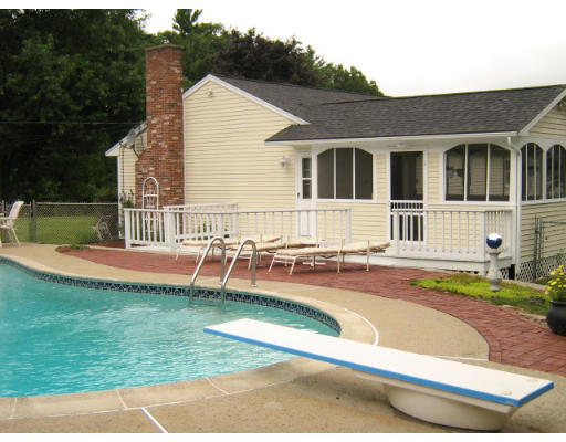 36 Snow Road Grafton, MA 01536 - Photo 7 of 18 Gallery Image 7