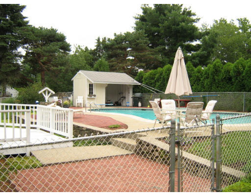 36 Snow Road Grafton, MA 01536 - Photo 8 of 18 Gallery Image 8