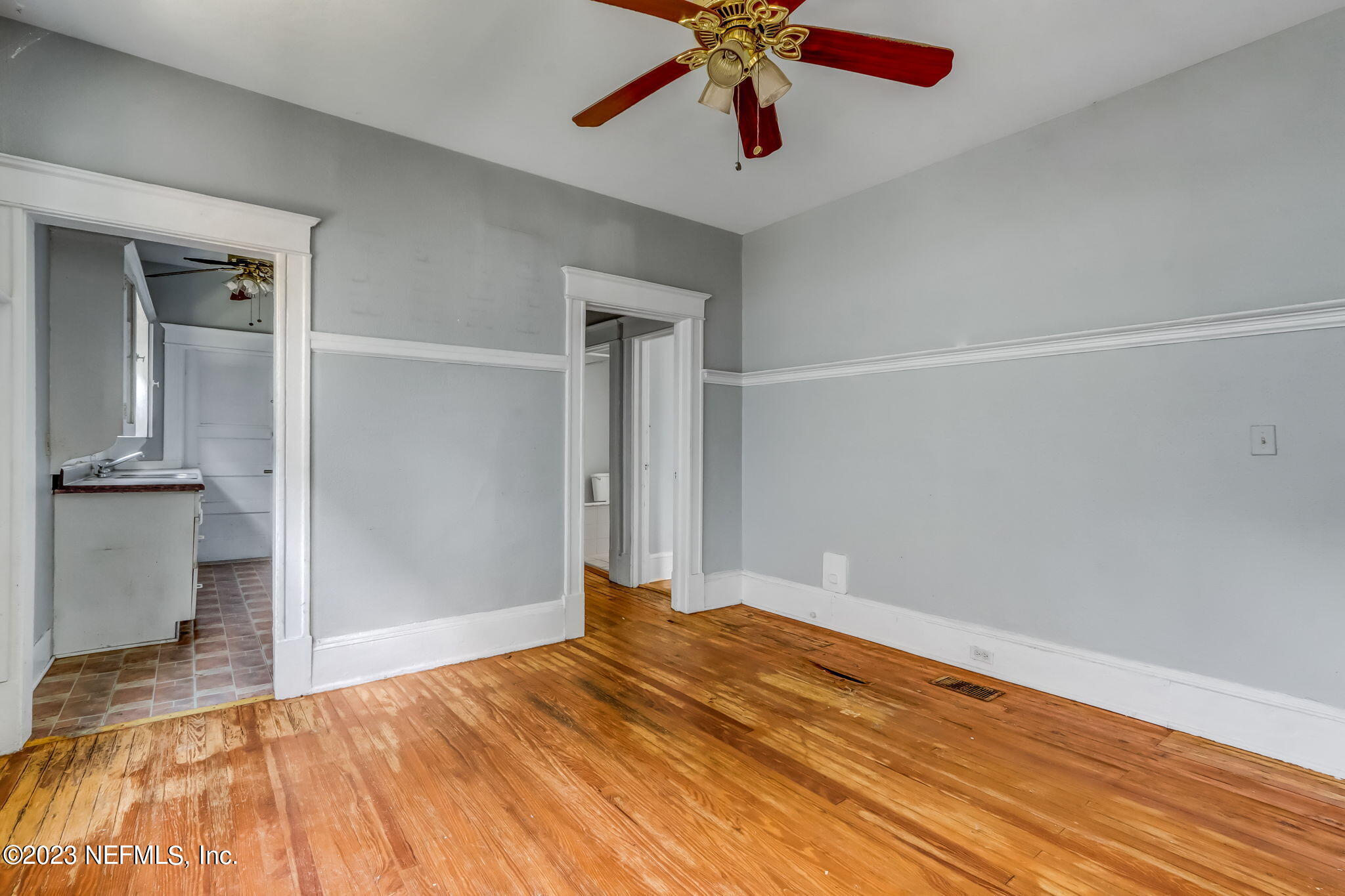 2805 College Street Jacksonville, FL 32205 - Photo 16 of 40 a view of empty room with wooden floor