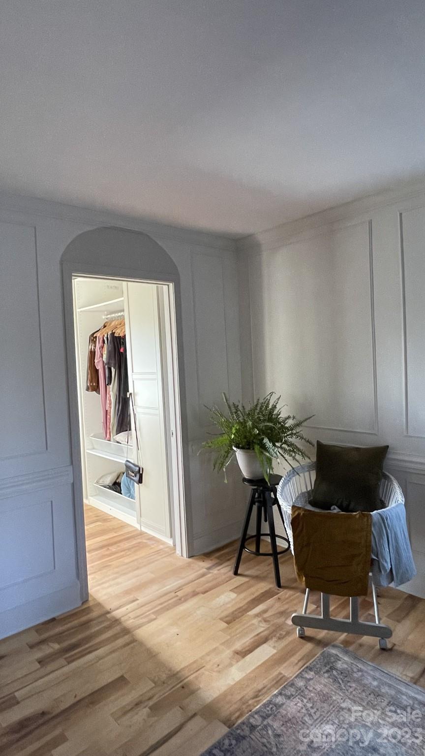 4101 Coleman Drive Charlotte, NC 28215 - Photo 27 of 34 a living room with furniture and a potted plant