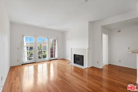 $749,000 | 1522 South Saltair Avenue, Unit 206, Los Angeles, CA 90025
