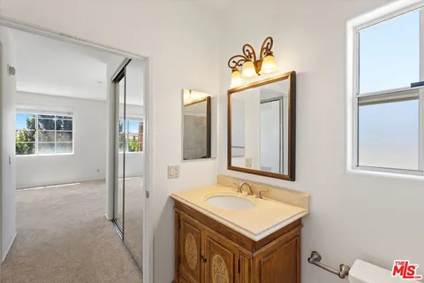 $749,000 | 1522 South Saltair Avenue, Unit 206, Los Angeles, CA 90025