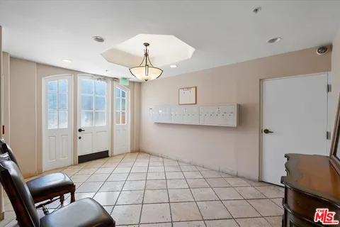 $749,000 | 1522 South Saltair Avenue, Unit 206, Los Angeles, CA 90025