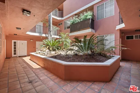 $749,000 | 1522 South Saltair Avenue, Unit 206, Los Angeles, CA 90025
