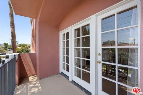$749,000 | 1522 South Saltair Avenue, Unit 206, Los Angeles, CA 90025