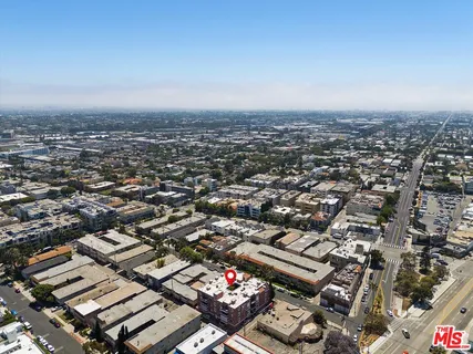 $749,000 | 1522 South Saltair Avenue, Unit 206, Los Angeles, CA 90025